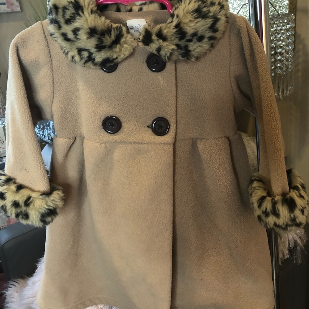 🐆Tan Leopard Coat🐆 - Picture 1 of 4